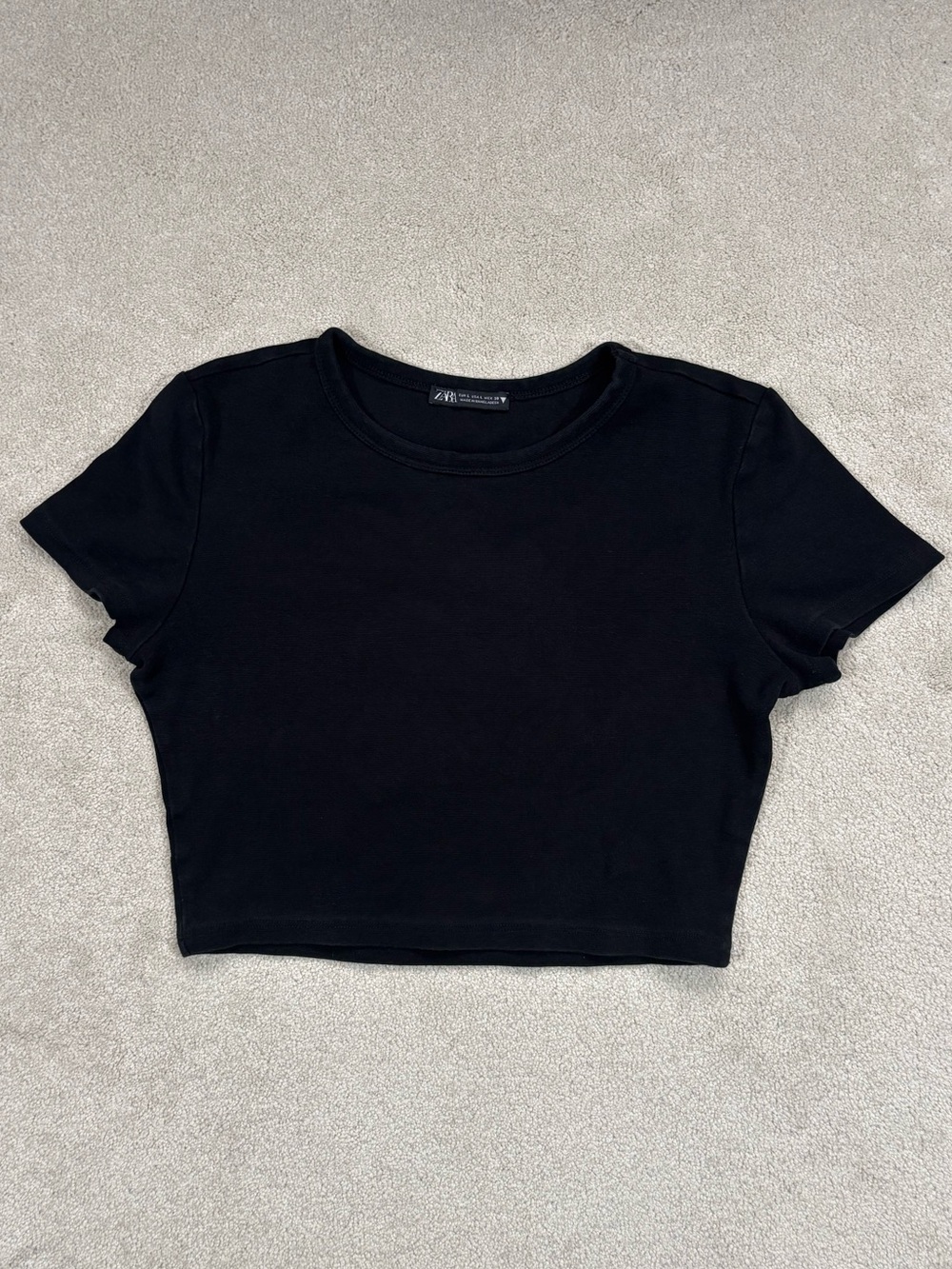 Zara Cropped Short Sleeve Baby Tee Minimalist Capsule Wardrobe Size L